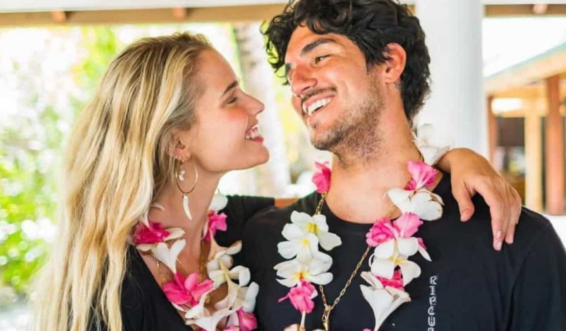 Yasmin Brunet e Gabriel Medina se casam no Havaí, diz colunista
