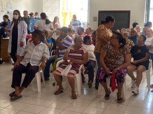 UBS Eucalipto promove ação de saúde voltada para idosos em Palmeira dos Índios