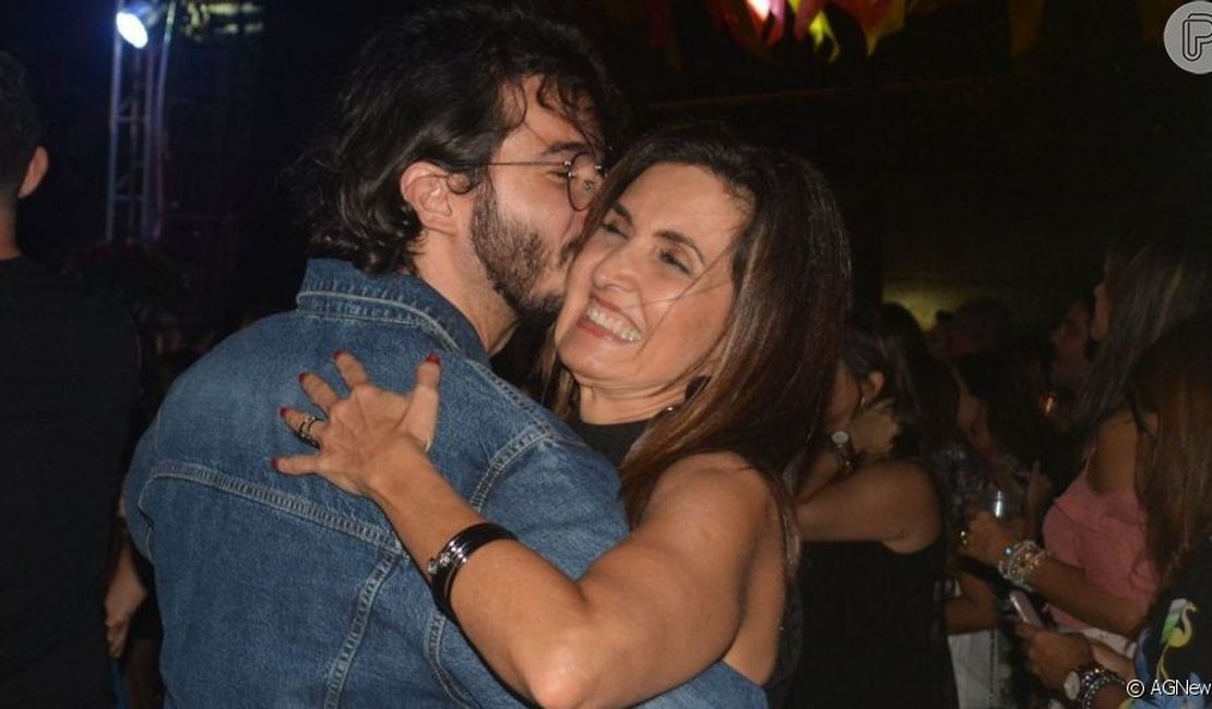 Fátima Bernardes comenta sobre 1º beijo no namorado Túlio Gadêlha