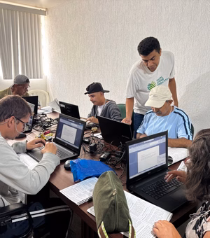 Usuários do CAPS de Penedo aprendem informática básica