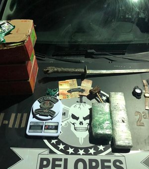 Casal que estava foragido é preso com drogas e armas em Joaquim Gomes