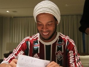 Ronaldinho Gaúcho não toma banho após os treinos e intriga colegas de time