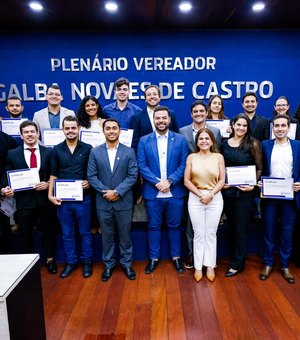 Câmara entrega certificados a servidores após jornada de capacitação da Escola do Legislativo