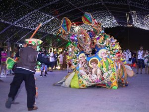 Prefeitura continua com atrações culturais na Praça Gogó da Ema e no túnel iluminado