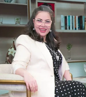 Sarah Sheeva fala sobre celibato de 25 anos e experiência sobrenatural