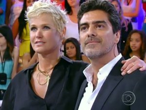 Xuxa chama de ?kenga? mulher que pediu beijo para Junno Andrade