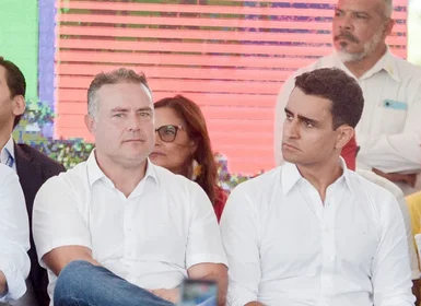 JHC e Renan Filho são vistos no Palácio do Planalto e reforça ida do prefeito para o PSB