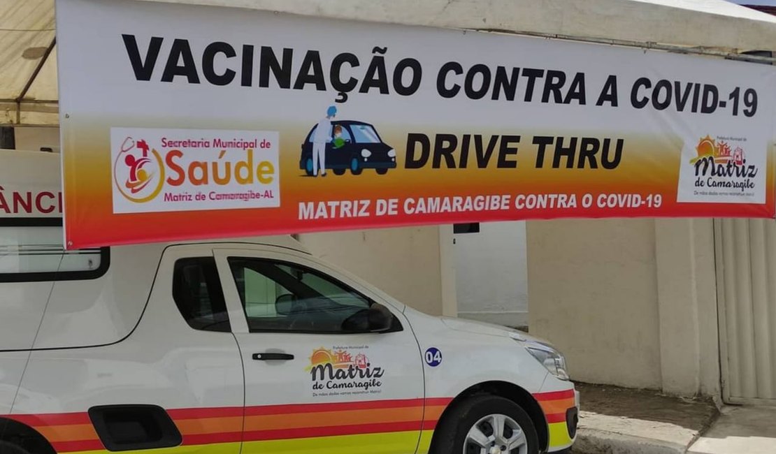 Matriz de Camaragibe inicia vacinação drive-thru para idosos de 75 a 78 anos