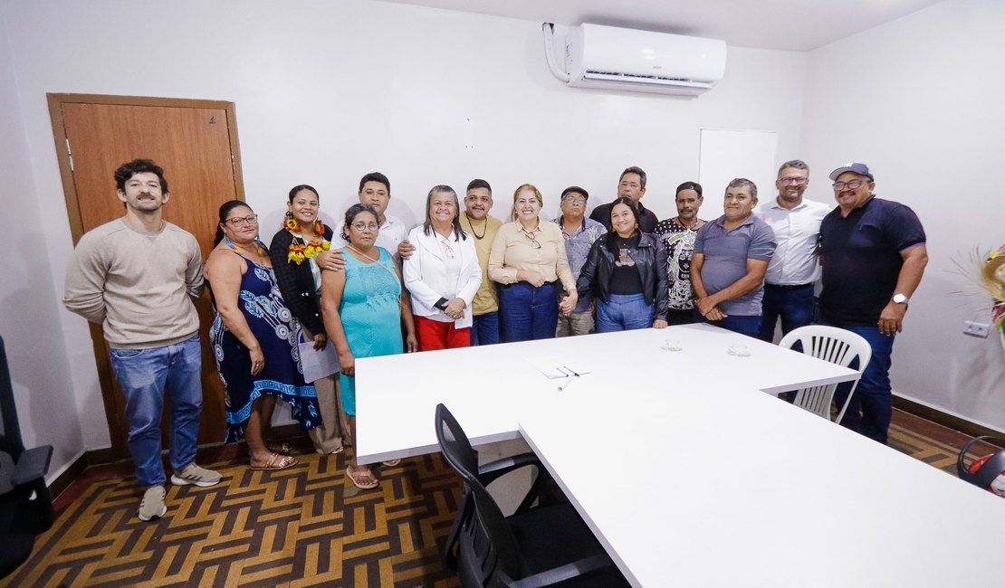 Prefeita Tia Júlia se reúne com lideranças indígenas para discutir demandas do povo Xukuru-Kariri