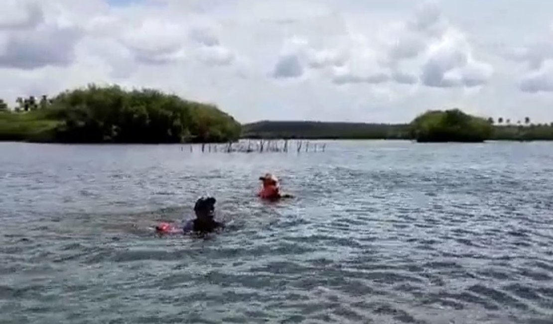 Durante ação na Lagoa Manguaba, polícia se depara com pescadores à deriva