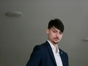 [Vídeo] Ex-assessor diz que teve relacionamento amoroso com Jair Renan