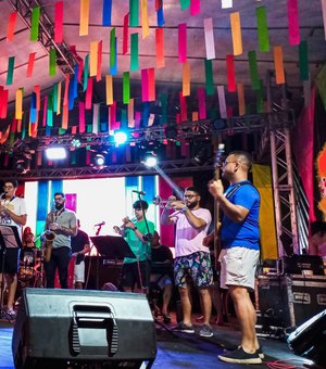 Orleane Plácido e HD Folia encerram o Carnaval do Povo 2023 em Palmeira dos Índios