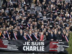 Mais de 700 mil pessoas participaram de protestos  na França