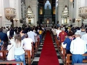 Mesmo com decreto de Bolsonaro, cultos e missas permanecem suspensos em AL