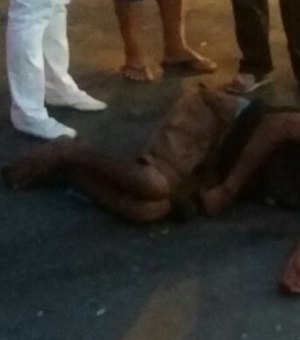 Homem é espancado por populares no centro de Arapiraca 