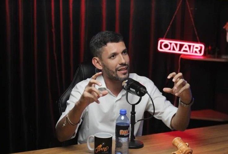 Prefeito diz que vereador em Olivença é analfabeto