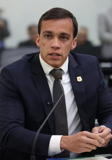 Votação sobre concessão da Ceasa-AL é adiada após pedido de vistas do Delegado Leonam