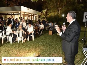 Calheiros e Lira dividem atenção de prefeito e vereadores alagoanos em Brasília