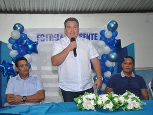 Prefeito incentiva presença de alunos da EJA de Porto de Pedras