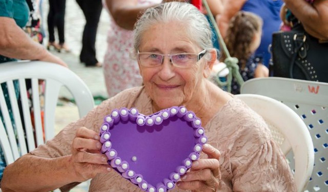 Assistência Social homenageia mulheres com programação em Limoeiro