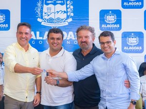 Em Girau, prefeito Bebeto Barros recebe nova ambulância do Samu ao lado de Paulo Dantas