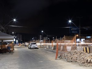 Ampliação da Via Expressa recebe mais de 100 luminárias de LED