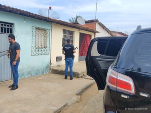 Mulher é presa foragida por tráfico de drogas