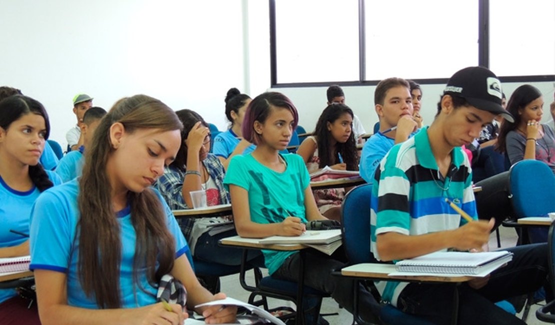 Alunos de Projeto de Extensão da Ufal conseguem aprovação em universidades públicas