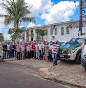 Prefeita Eronita Sposito entrega três novos carros e uma ambulância em Porto Calvo