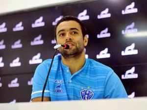 CSA lança nova camisa e anuncia atacante Bruno Veiga