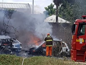 Veículos apreendidos pela polícia incendeiam em Arapiraca