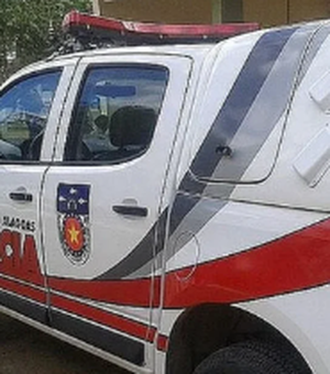 Homem invade residência da ex, a impede de entrar no local e foge antes da chegada da PM