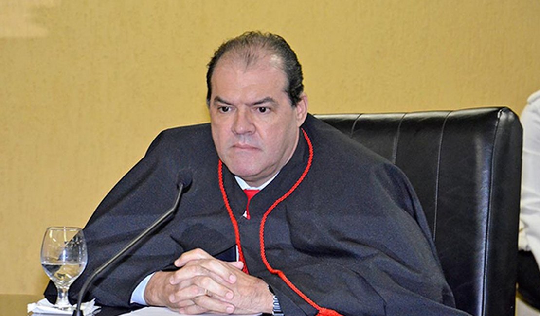 Renan pode manter Amélio como conselheiro; Governador quer a vaga de Fernando Toledo 