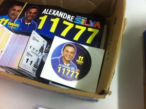 Candidato a vereador é detido por espalhar santinhos pelas ruas