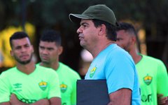 Moacir Júnior, treinador do Cuiabá 