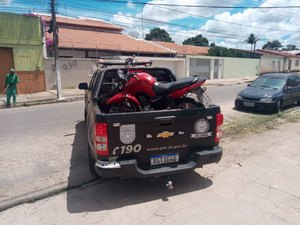 Moto com queixa de furto é recuperada pela PM no Povoado Pau d'Arco, em Arapiraca