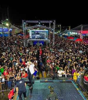 Primeira noite de shows do FIPI reúne multidão em Palmeira dos Índios