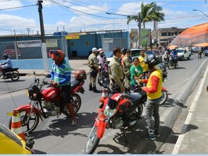 Órgãos de trânsito intensificam fiscalização a mototaxistas clandestinos