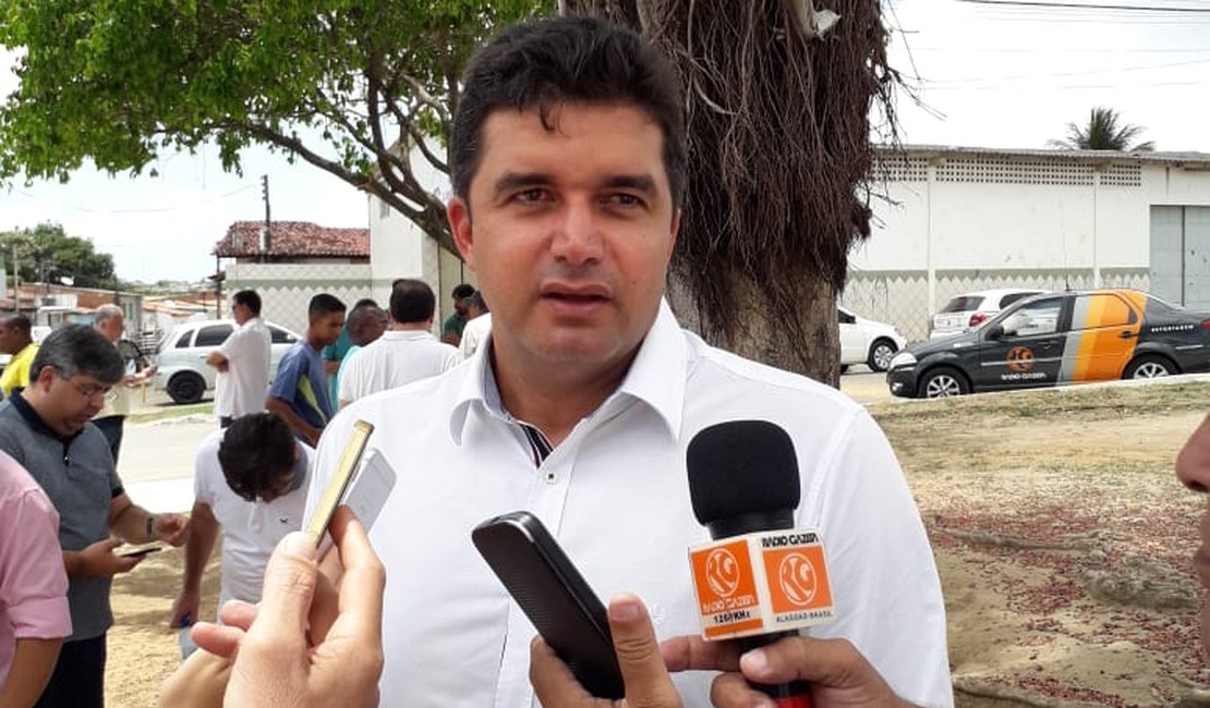 Rui Palmeira afirma que tarifa da passagem não será reajustada em janeiro 