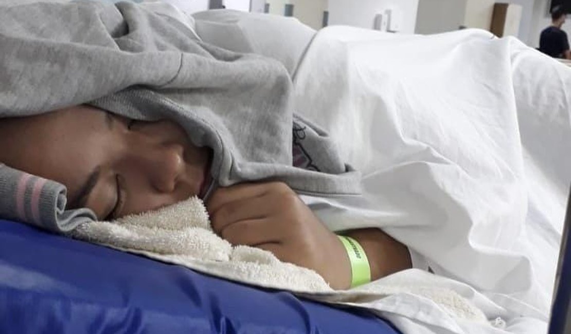 Adolescente de Feira Grande com doença rara necessita de cirurgia urgente em Maceió