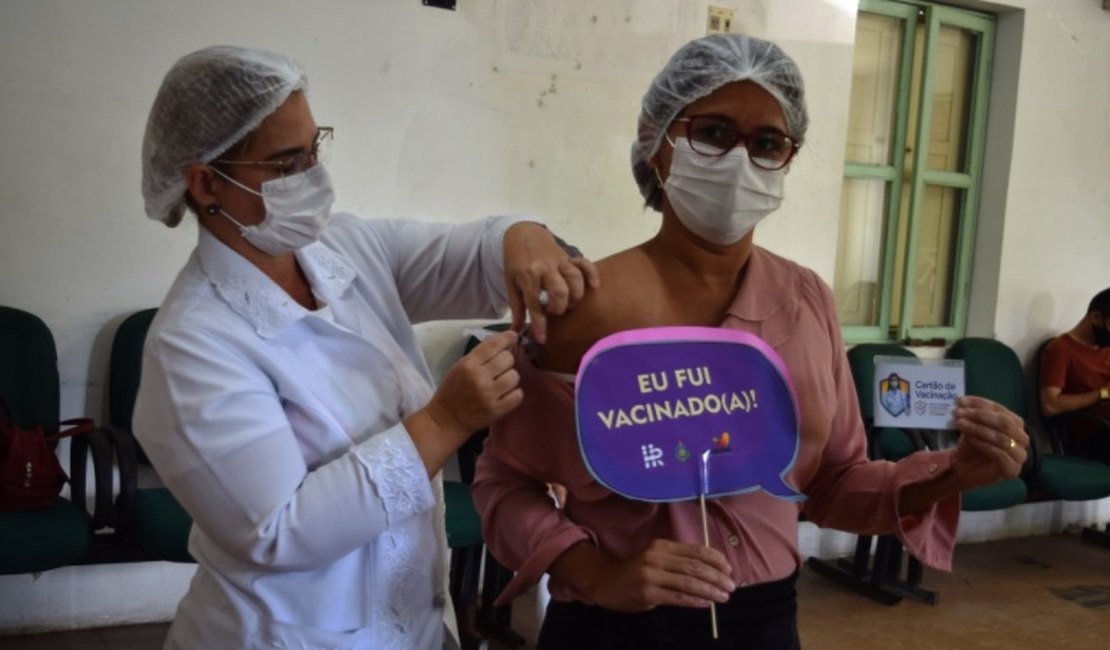 Servidores do Portugal Ramalho concluem primeira etapa de vacinações