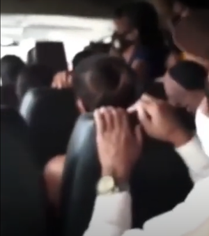 [Vídeo] Passageiros denunciam superlotação em van que faz a linha Craíbas-Arapiraca