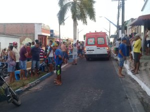 Casal fica desacordado após colisão em Feira Grande