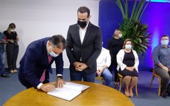 Governador Renan Filho empossa secretários