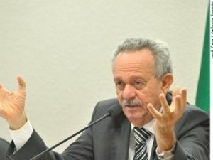 STF determina sequestro de bens de Benedito e Arthur Lira