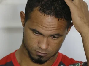 Advogados explicam se goleiro Bruno pode voltar à prisão após intimação