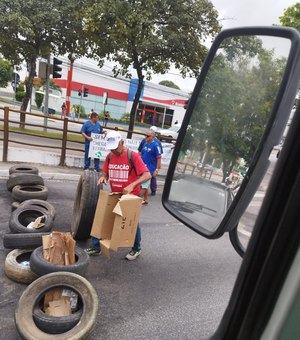 [Vídeo] Após quase um mês, trabalhadores do Veredas continuam realizando manifestações