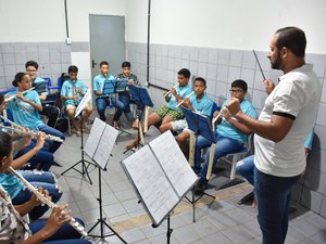 Aulas do Núcleo de Orquestras de Maragogi iniciam e alunos relatam benefícios do aprendizado