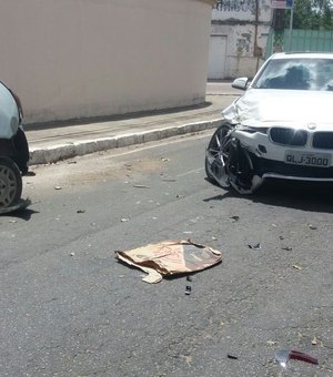 Motorista perde o controle de veículo após se distrair ao celular em Arapiraca