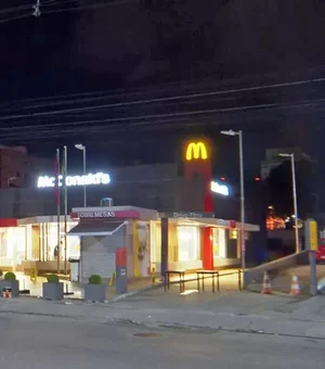 Cliente discute por desconto e atira em atendente do McDonald’s